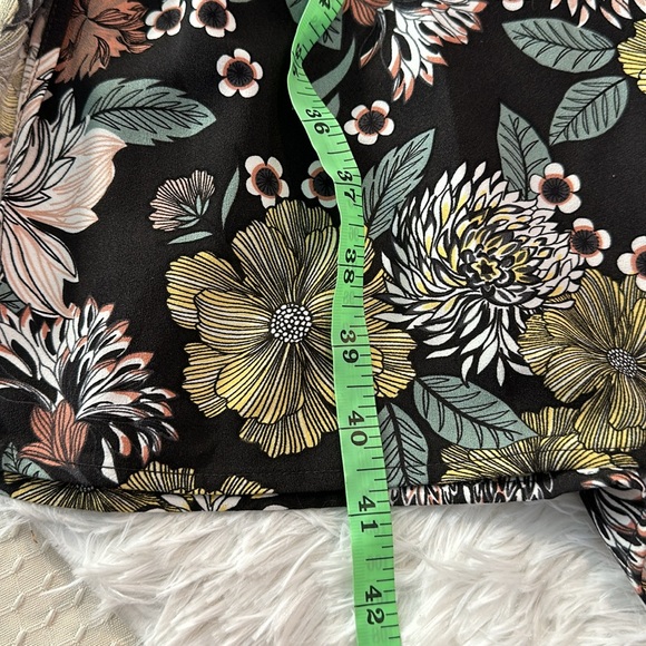 Beautiful Loft dress - Picture 7 of 7